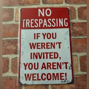 Retro Vintage Style Metal Wall Sign - No Trespassing Sign